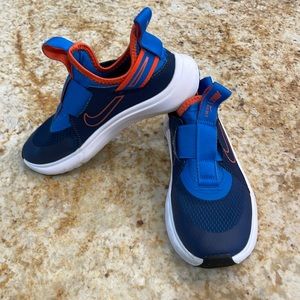 Nike boys size 1 slip on low tops